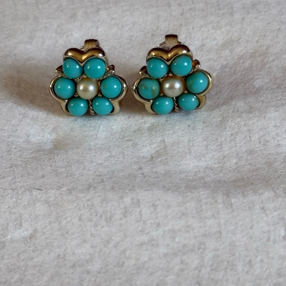 Sara Coventry aqua fleur 1964 vintage earrings